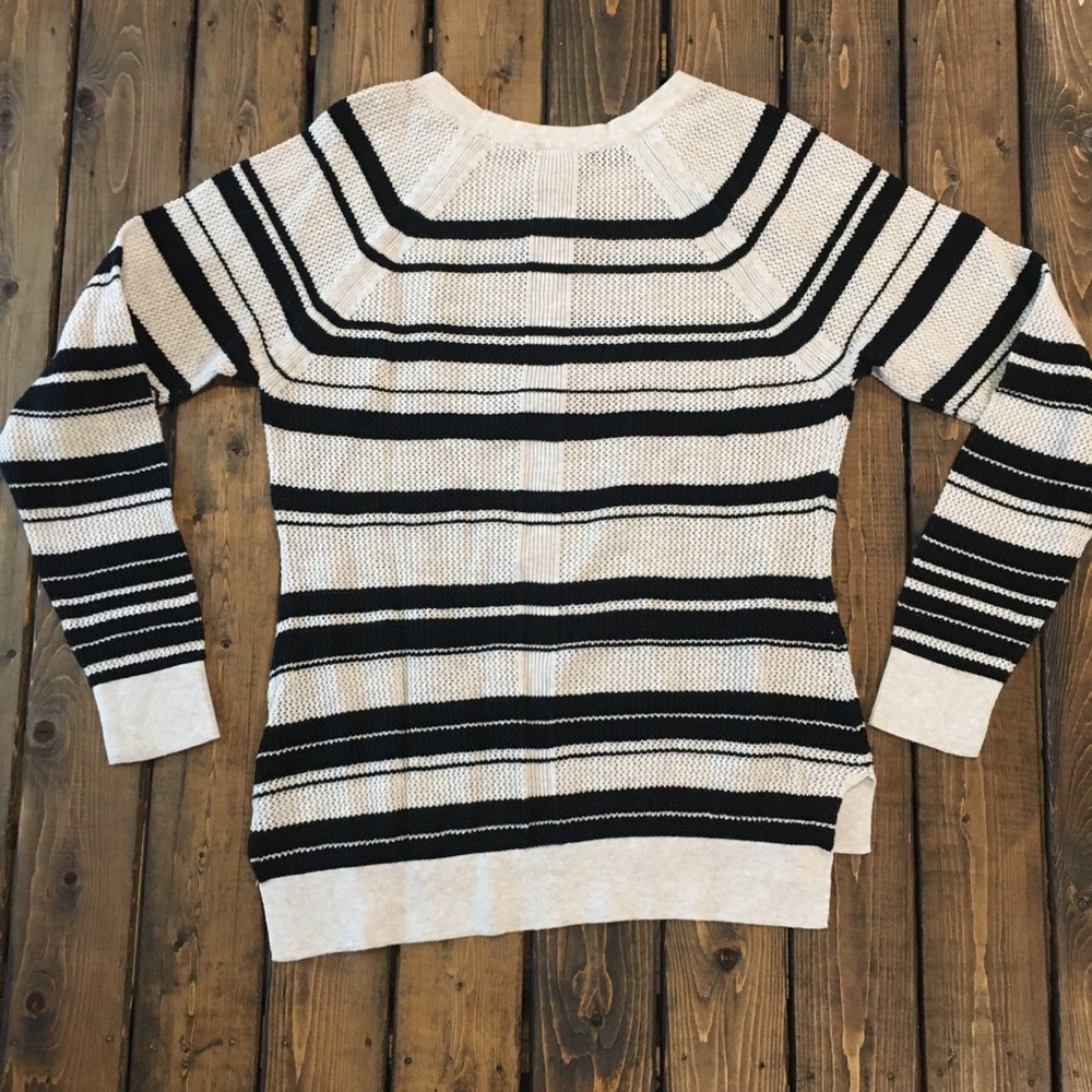 Light Sweater - Picture 2 of 3
